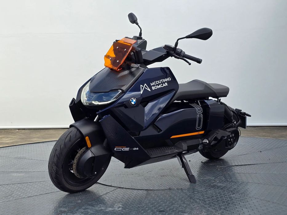 BMW CE 04
