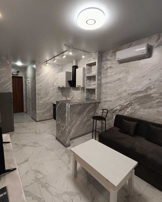 1 комн кв ЖК Золотые столбы с евроремонтом 31м2-31000у.е