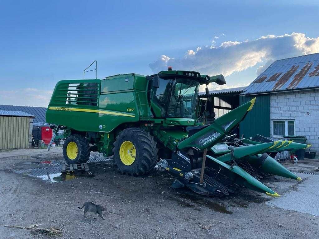 Kombajn zbożowy JOHN DEERE T-560