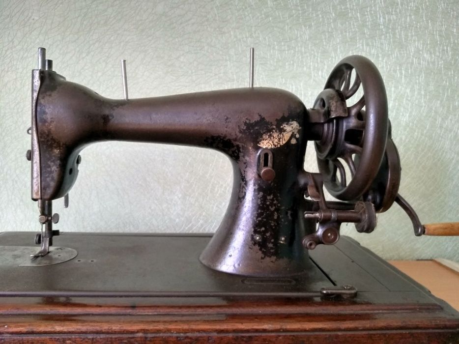 Продам швейную машинку 1890 года