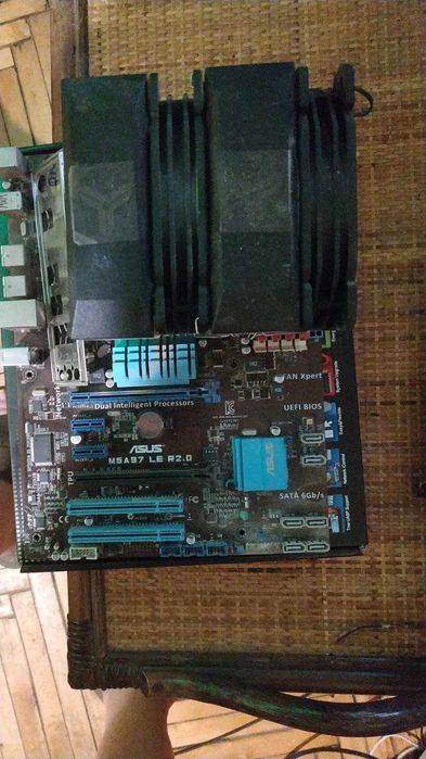 Компьютер , комплект, материнская плата ASUS M5A97 LE R2.0 Socket AM3+