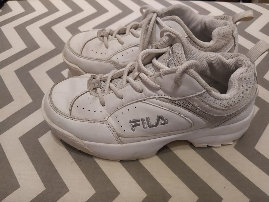 Ténis marca Fila 32