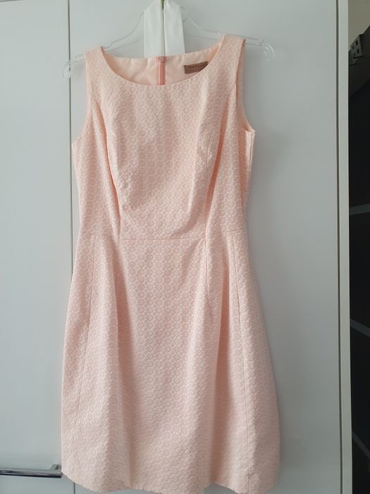 Brzoskwiniowa sukienka na chrzciny, komunię, wesele r. 38