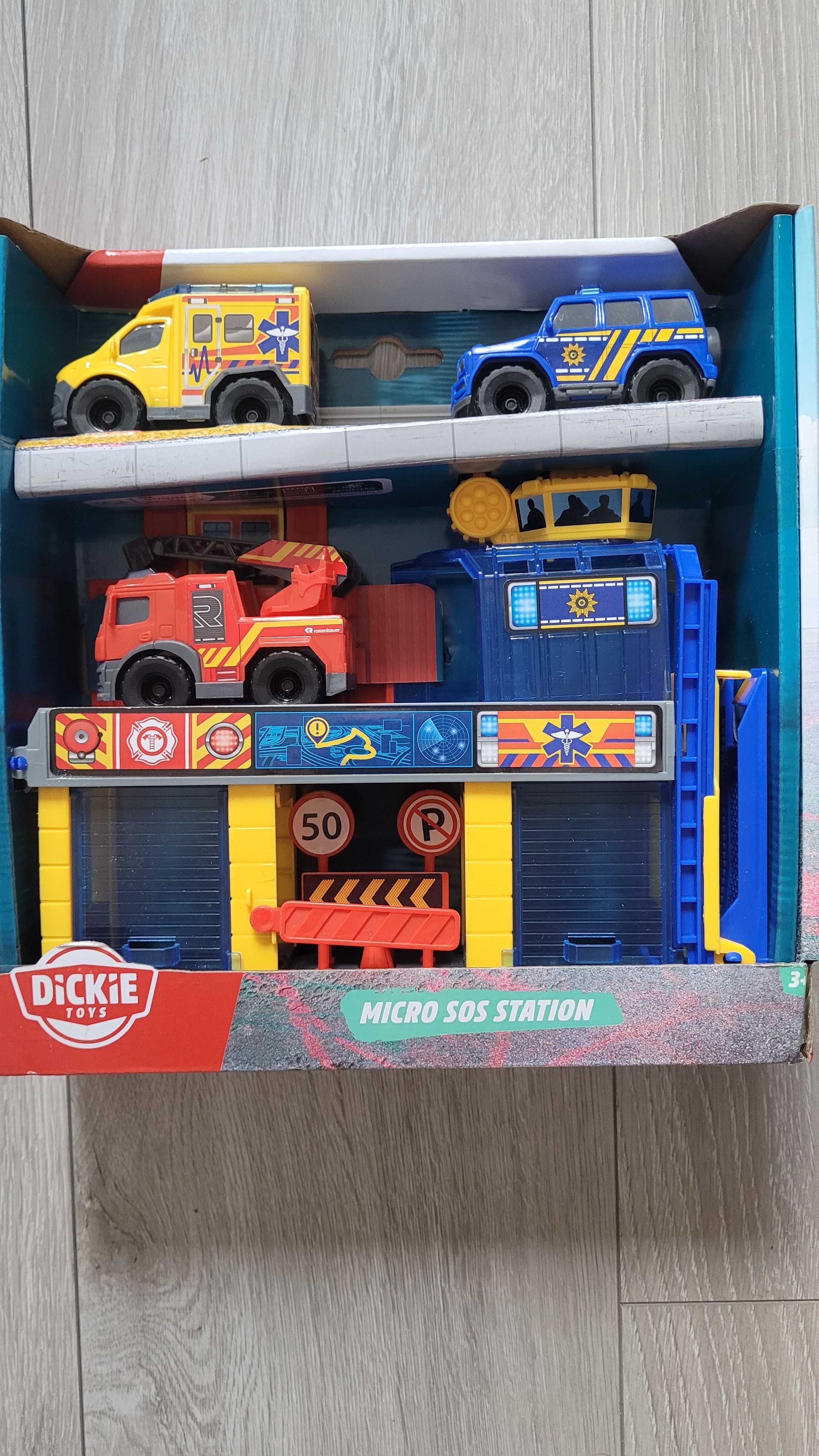 SOS Mini Stacja ratownicza + 3 pojazdy Dickie Toys