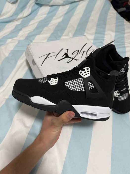Buty Jordan 4 Retro White Thunder Rozmiar.43