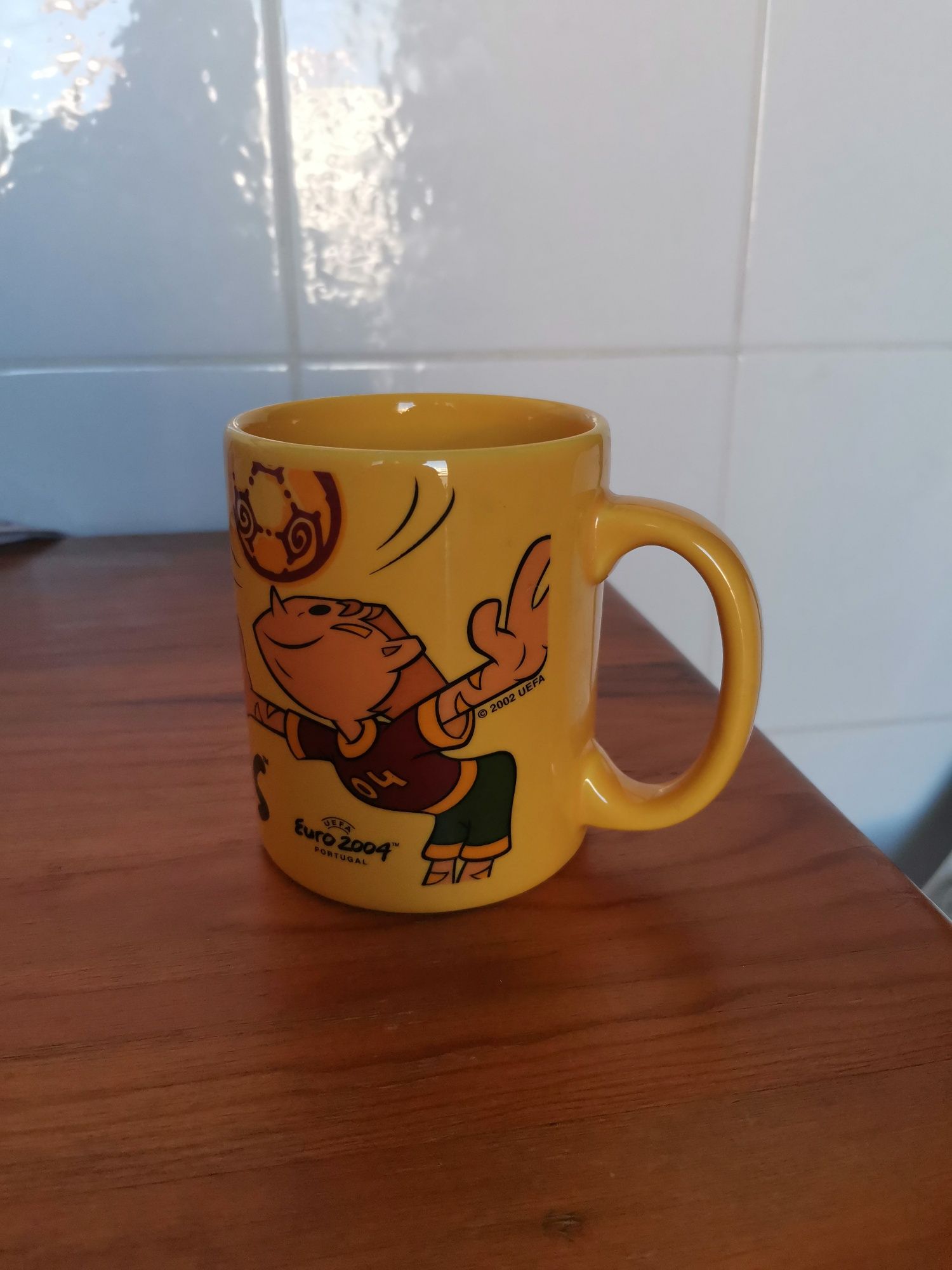 Caneca Euro 2004 - com numero de serie