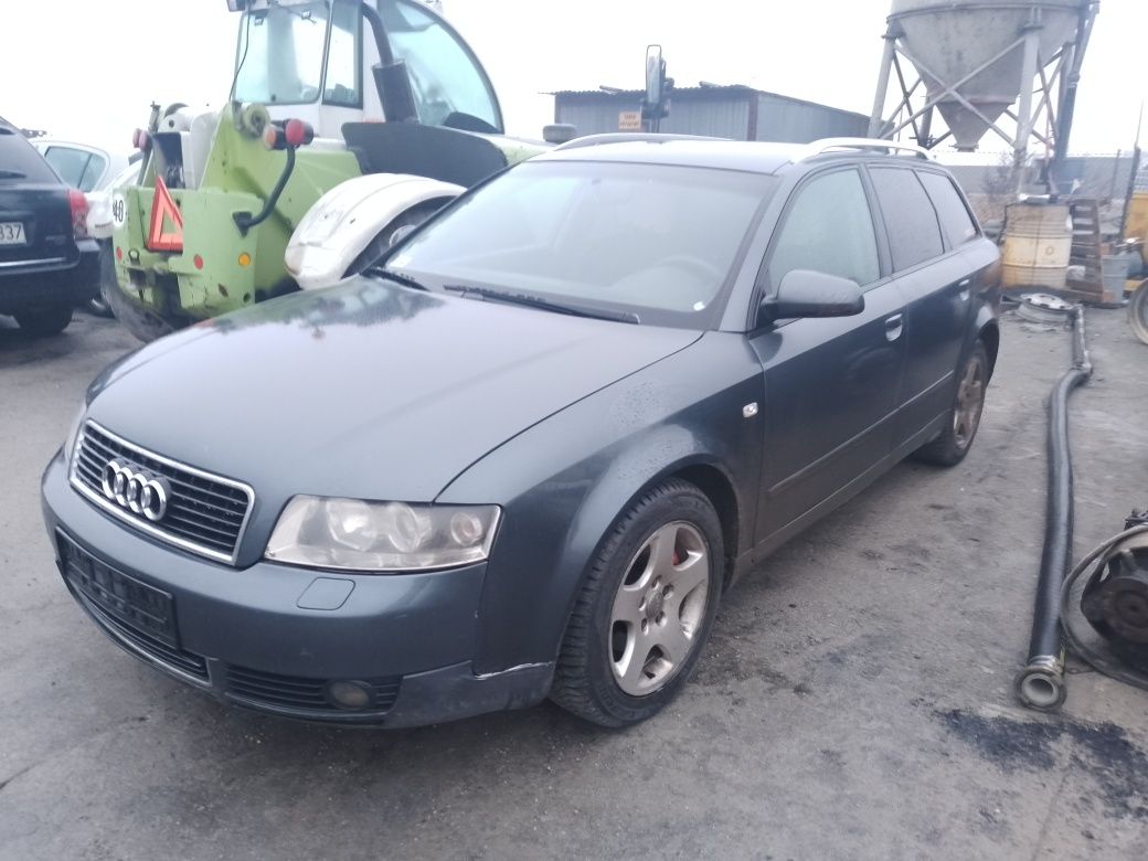 Audi A4 B6 drzwi kompletne stan dobry możliwość wysyłki kurierem