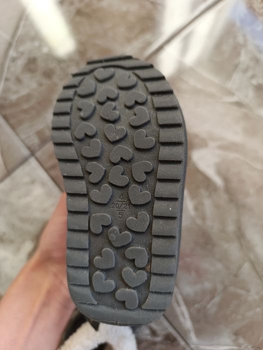 Дитячі чобітки( уги)