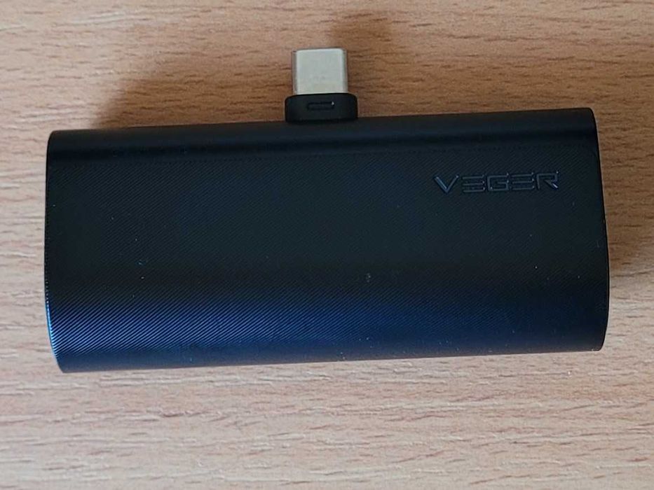 Powerbank 5000 mAh VEGER PlugOn PD 20W wbudowane złącze USB C lekki
