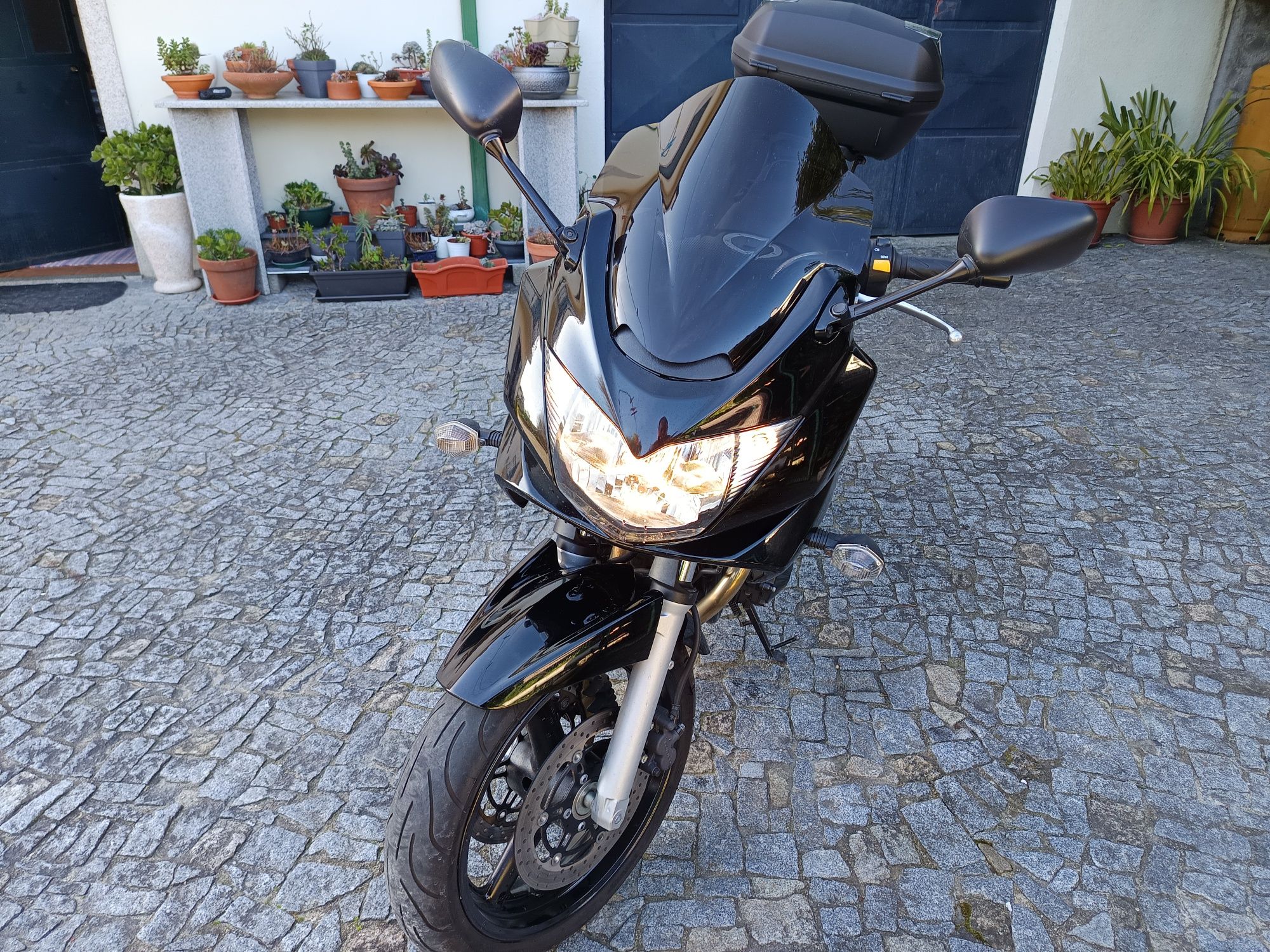 Suzuki Bandit S com 17000km
