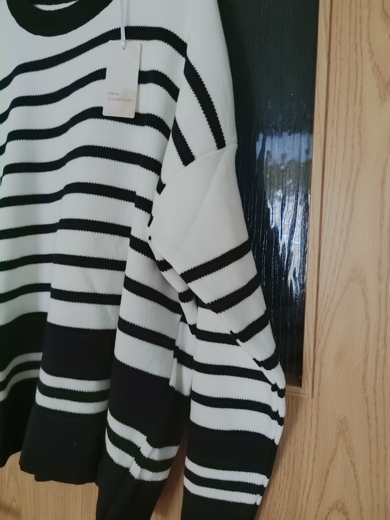 Sweter oversize czarne paski