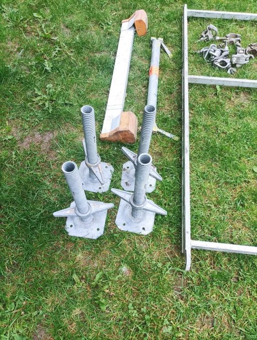 Rusztowanie podest łapy śruby.