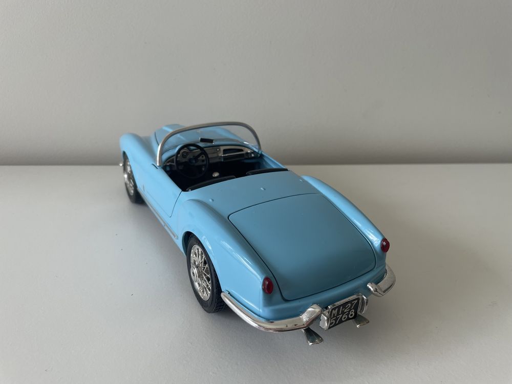 40. Model Lancia Aurelia B24 Spider 1:18 BBurago Burago