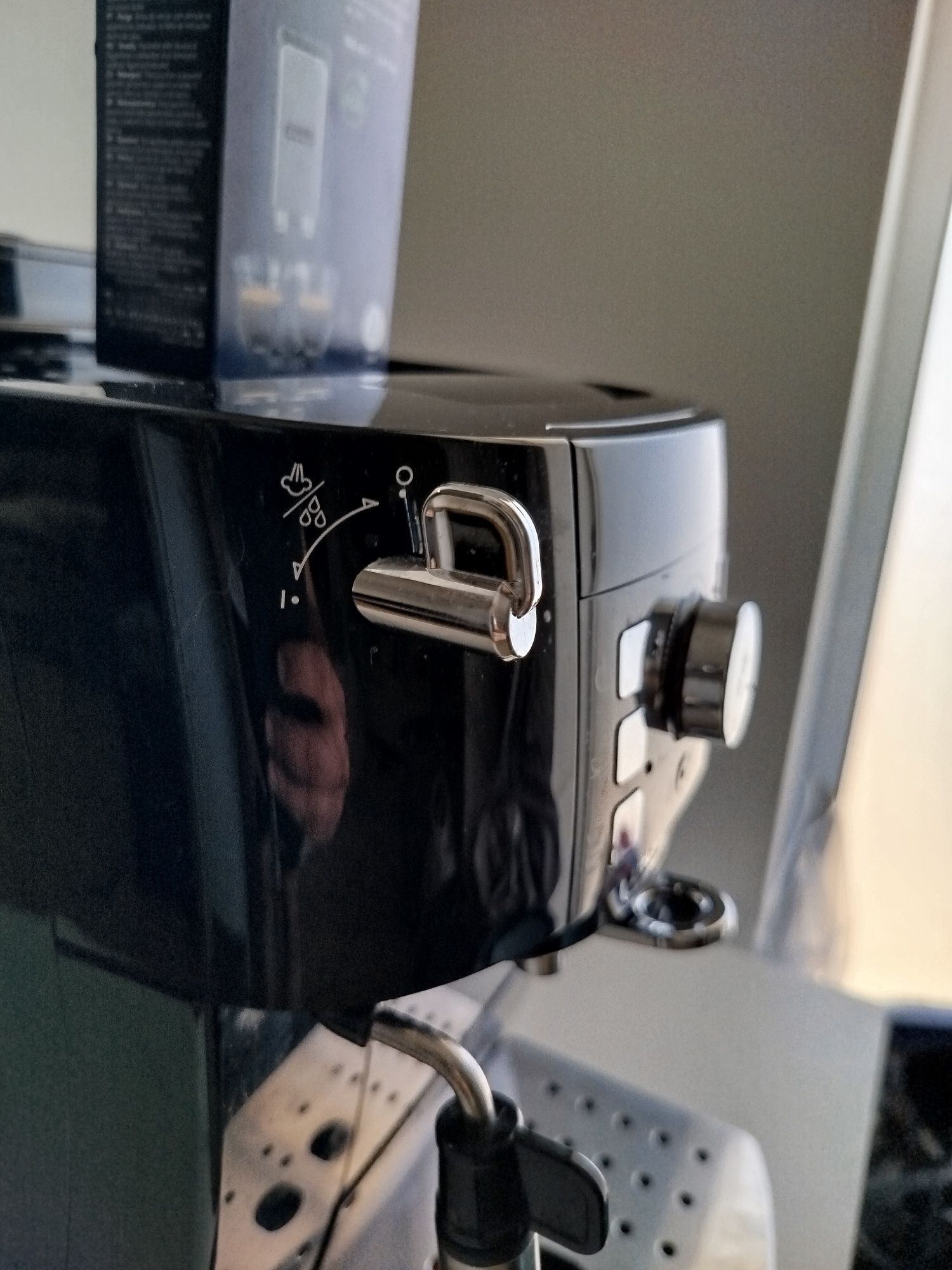 Máquina de café Delongui Magnífica S