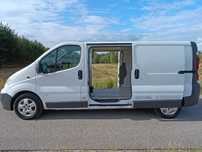 Opel VIVARO  Opel Vivaro Trafic L2H1 Long 2.5 Dci  167 tys km Klima 2Xdrzwi