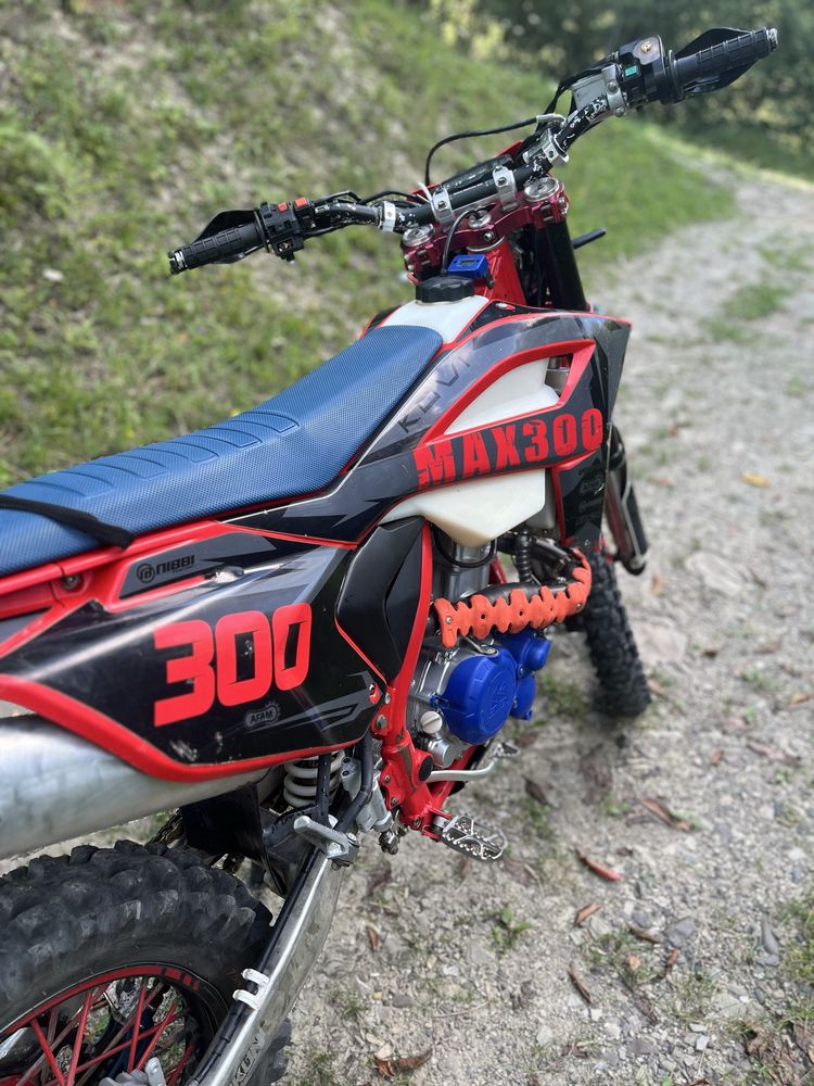 Продам мотоцикл KOVI MAX 300
