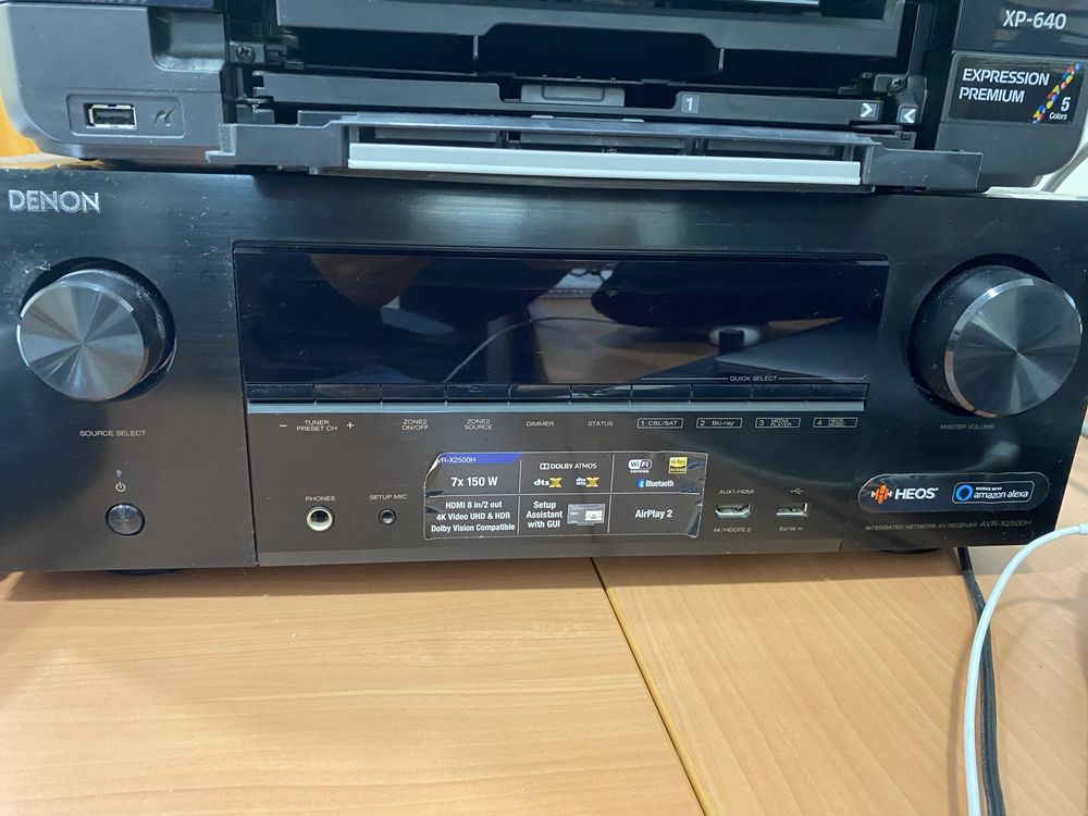 Sistema de Som -  colunas Monitor audio