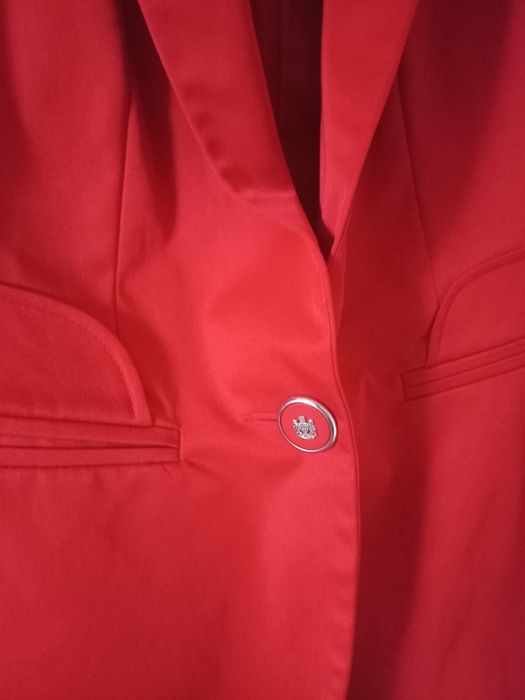 Czerwona damska marynarka