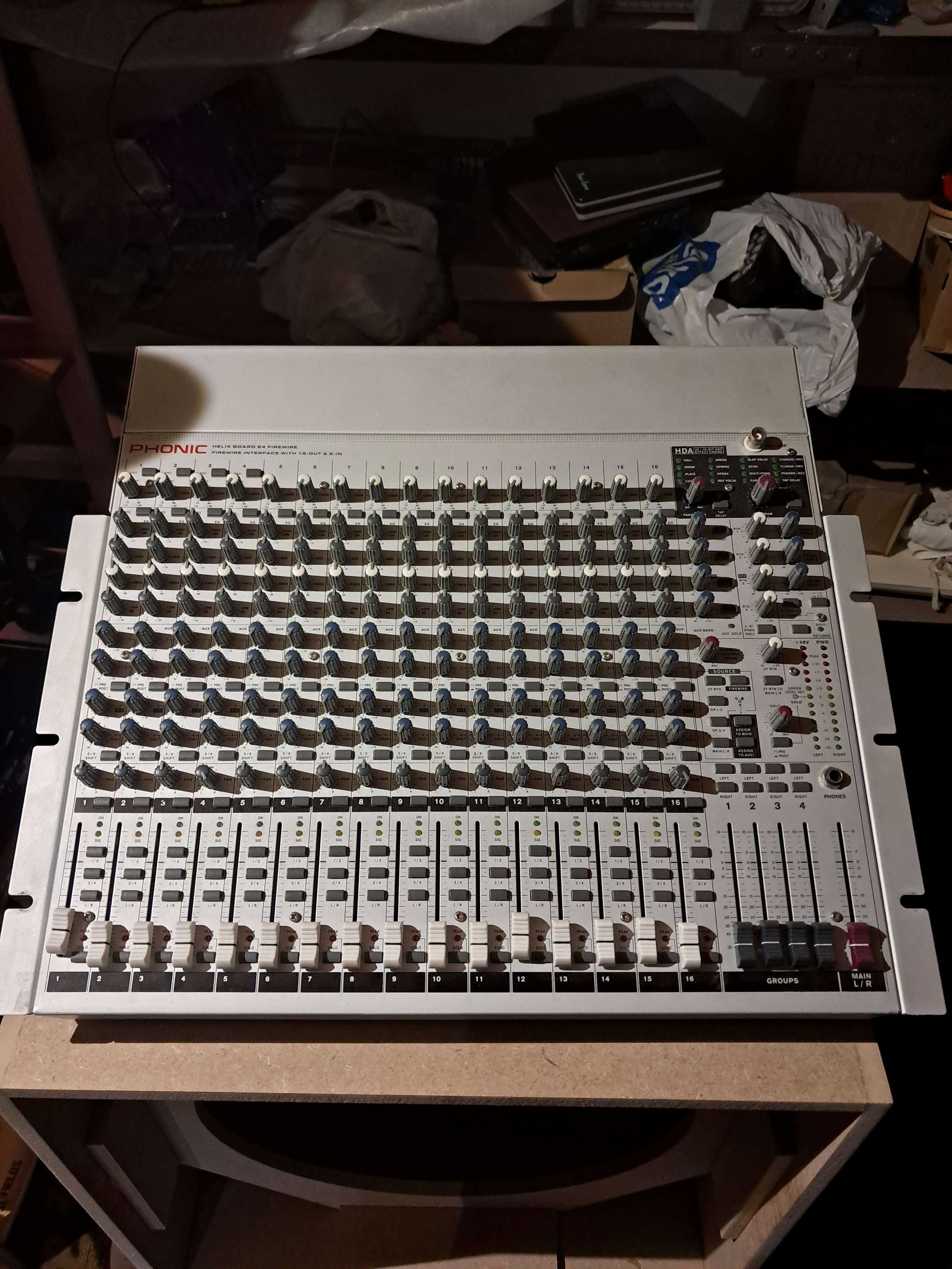 Mikser analogowy - Phonic Helix Board 24 MKII Firewire
