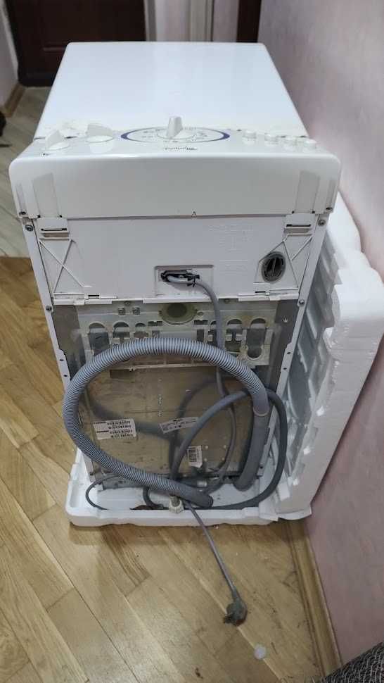 Продам пральну машинку Whirlpool AWT 5108/4 - 1000 на запчастини