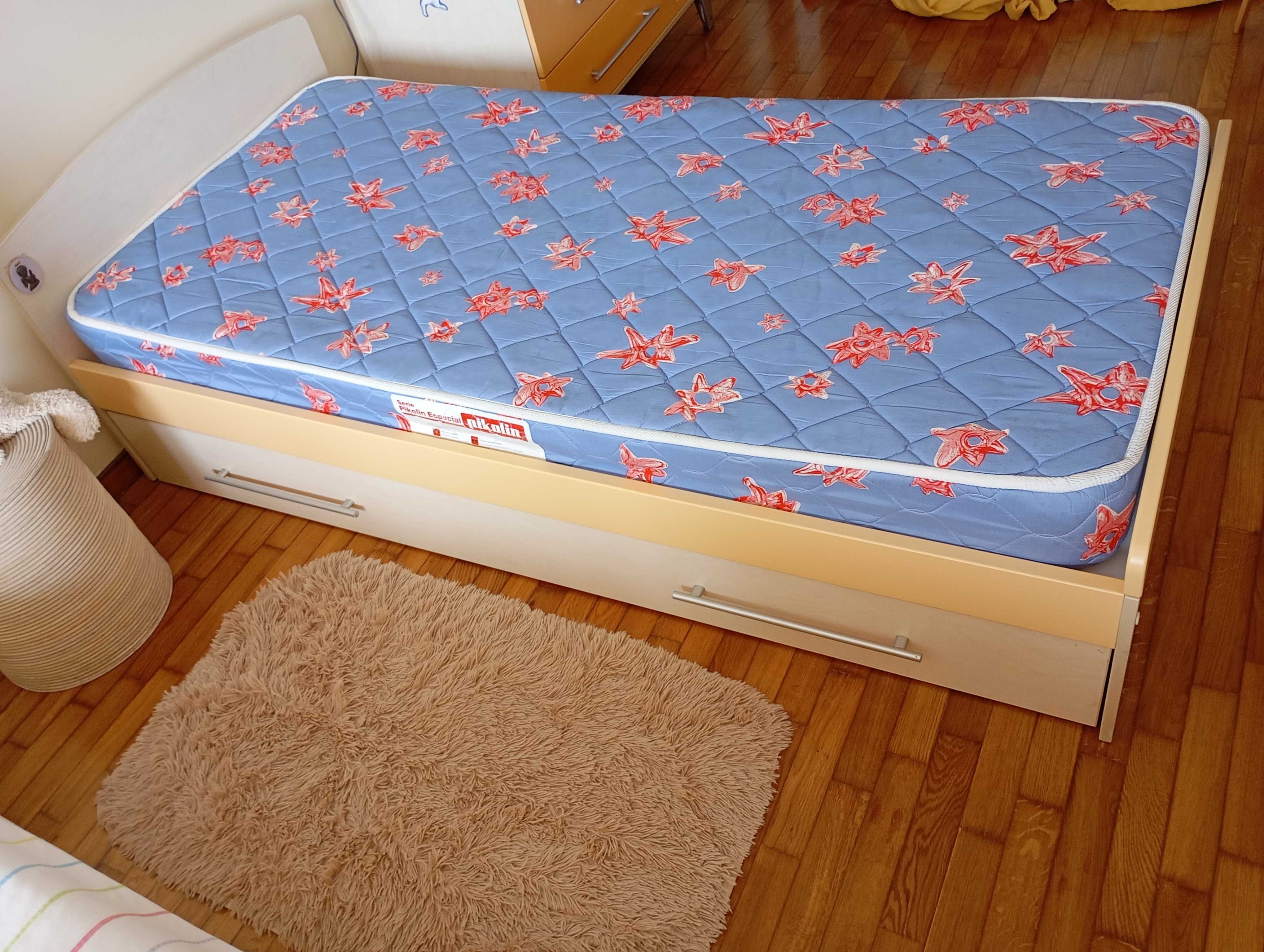 Quarto de 2 adolescentes