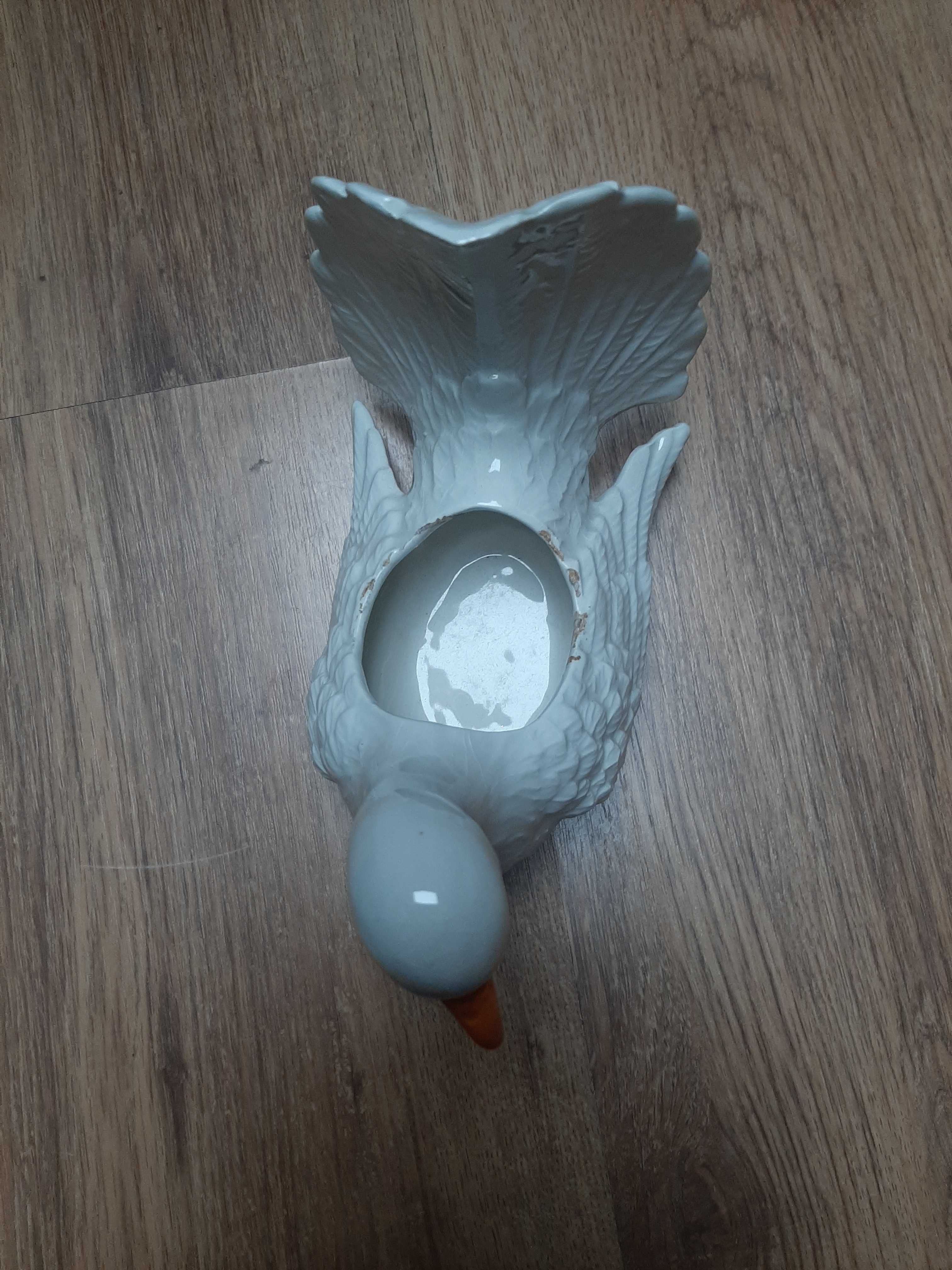 Porcelanowa figurka wazonik gołąb
