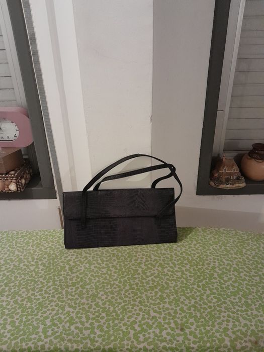 Vendo Mala de Senhora muito bonita como nova