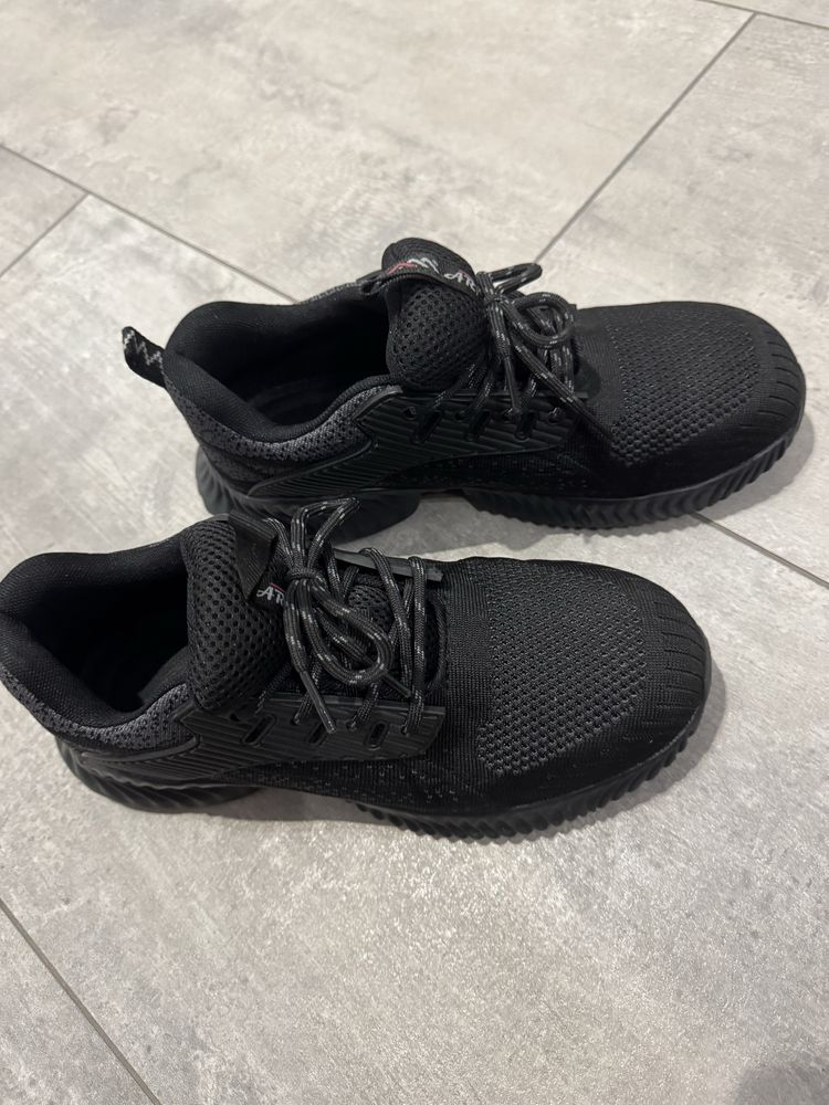 Buty do pracy z blaszką