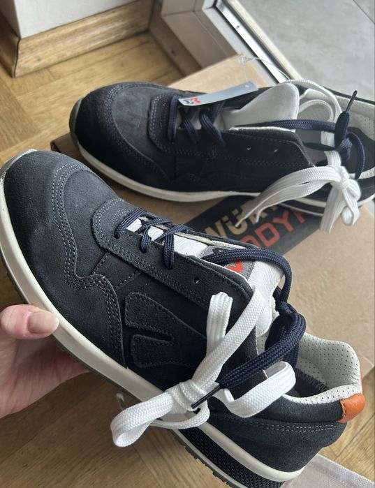 Granatowe męskie niskie buty