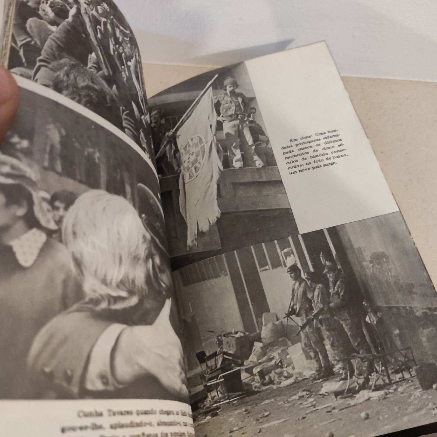 Livro antigo "Aqui Moçambique Livre" Ricardo de Saavedra