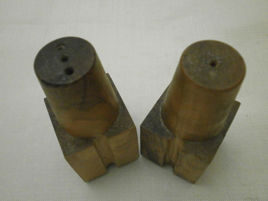 Старі німецькі прибори для спецій.