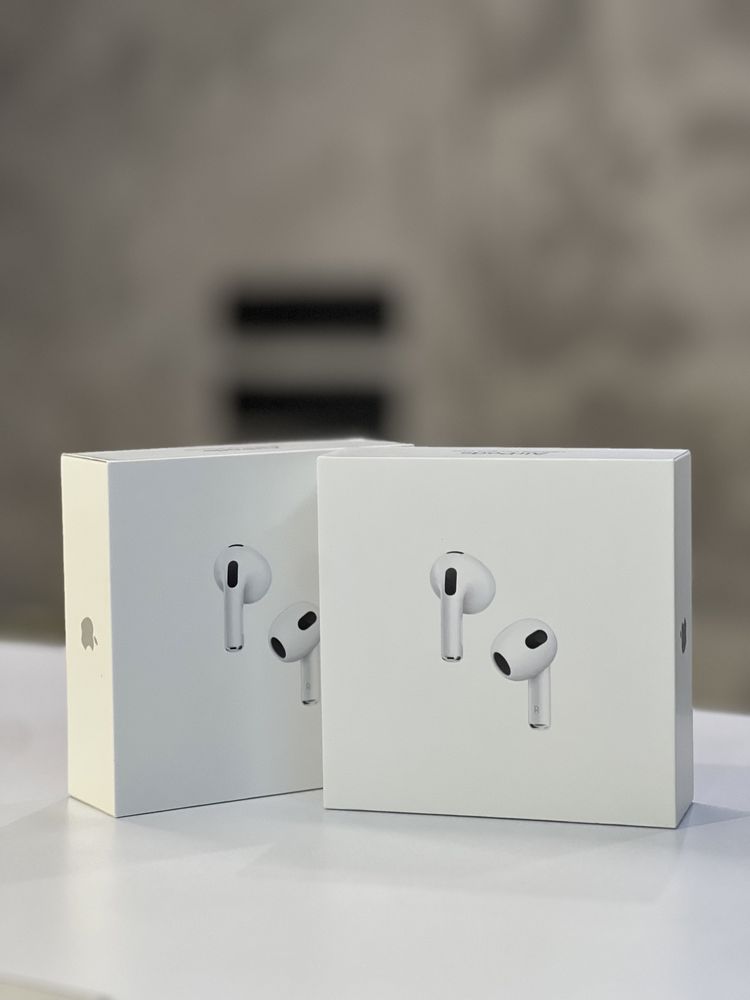 Навушники Apple AirPods 3 with charging case