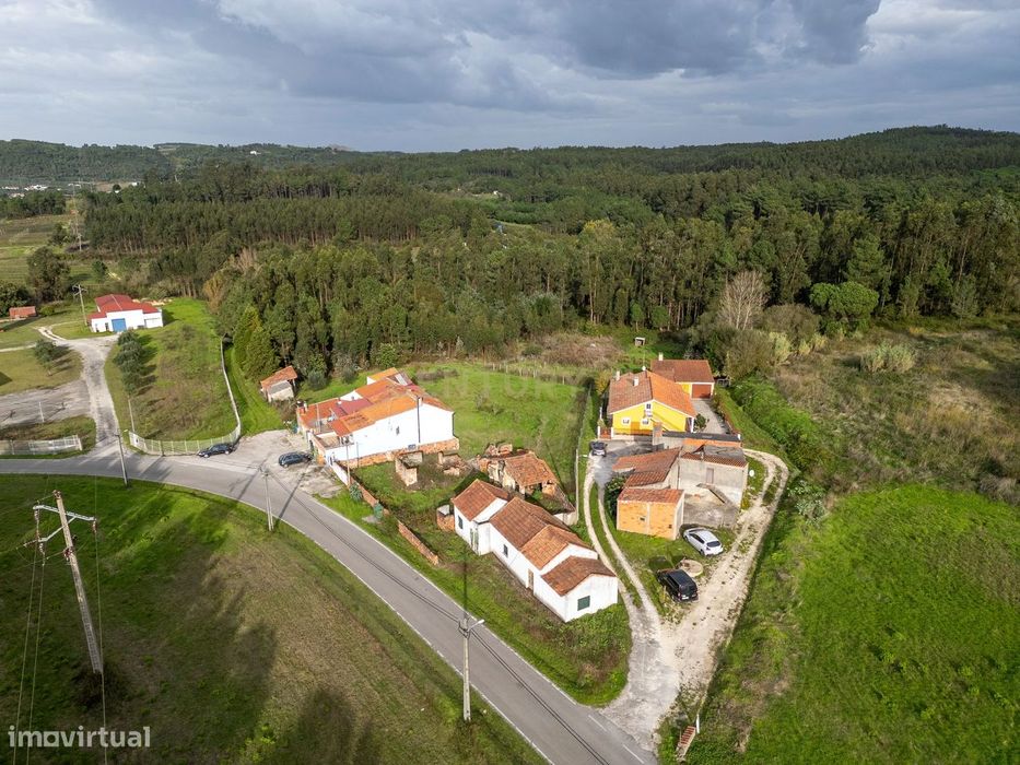 Moradia  independente  com 6500m2 em Alcobaça