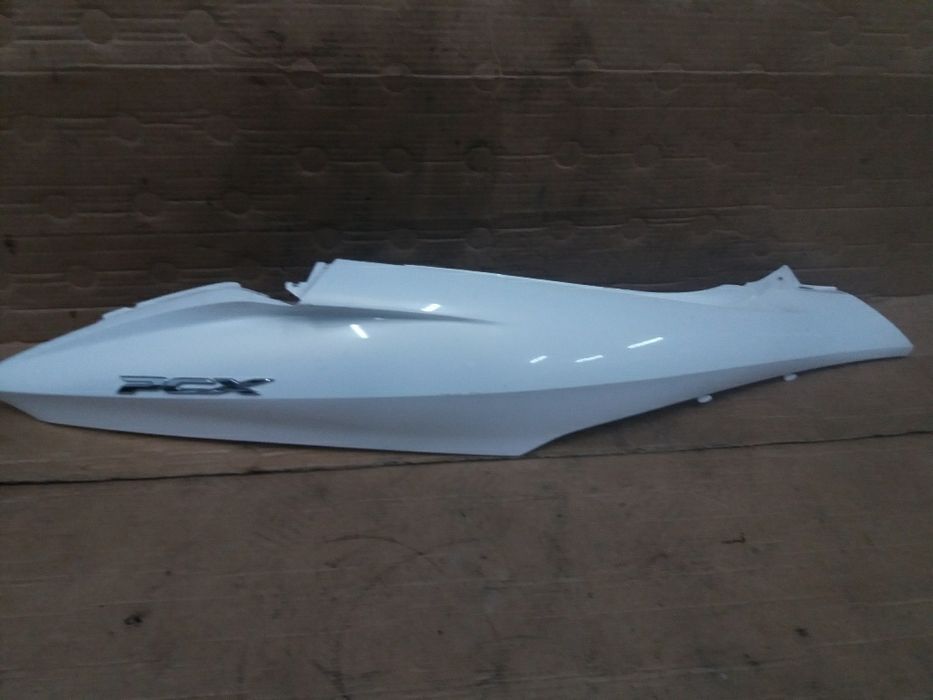 Carenagem traseira direita Honda PCX125 10 a 14