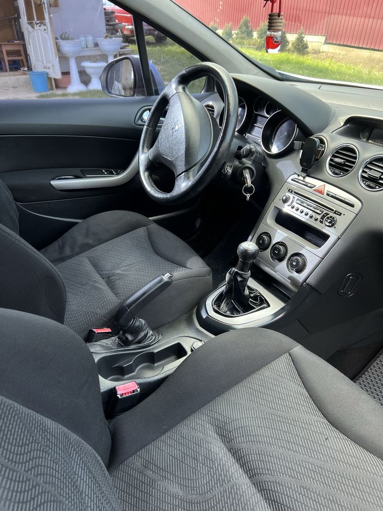 Продам пежо 308sw 2010