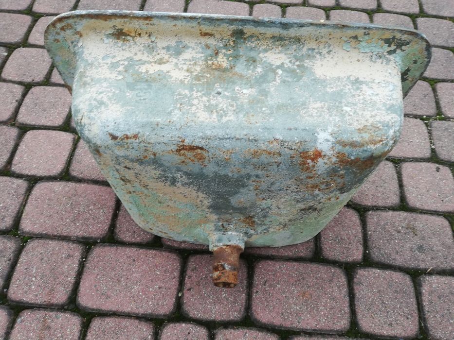 Zlew żeliwny stara umywalka