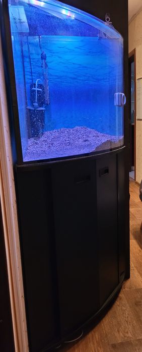 Угловой аквариум с тумбой