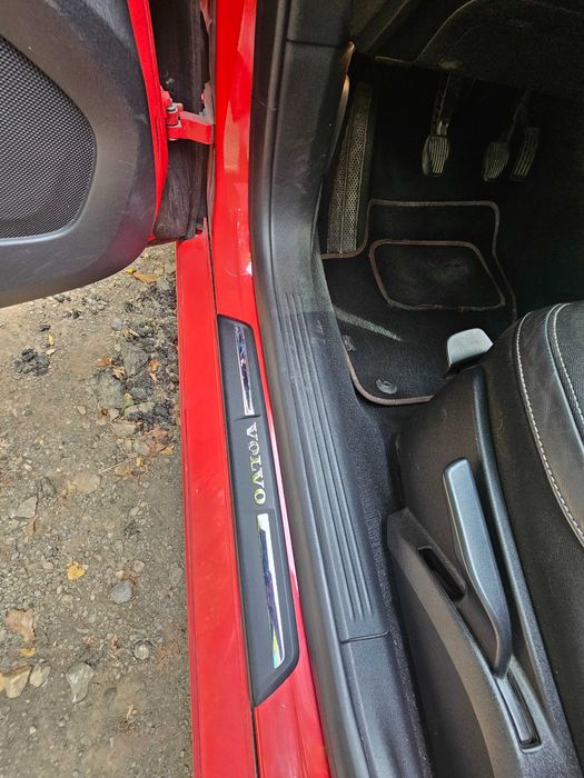 Volvo v40 momentum