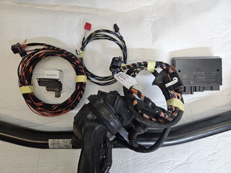 Оригінальний фаркоп VW Passat B8 Variant