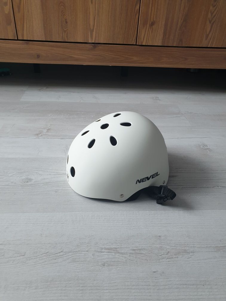 Kask rowerowy nowy