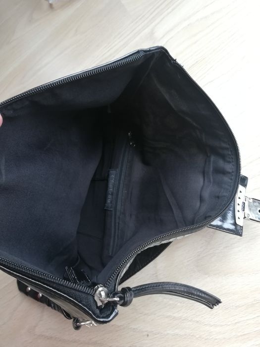 Torebka czarna ze wstawką z motywem zwierzęcym z cekinami