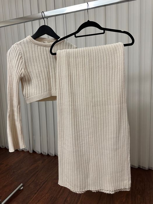 Вʼязаний костюм двійка