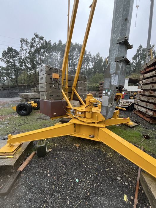 Grua automontante 24mt