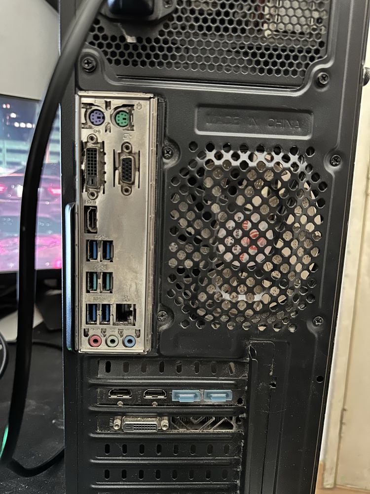 Monitor AOC 60Hz e Pc gamer