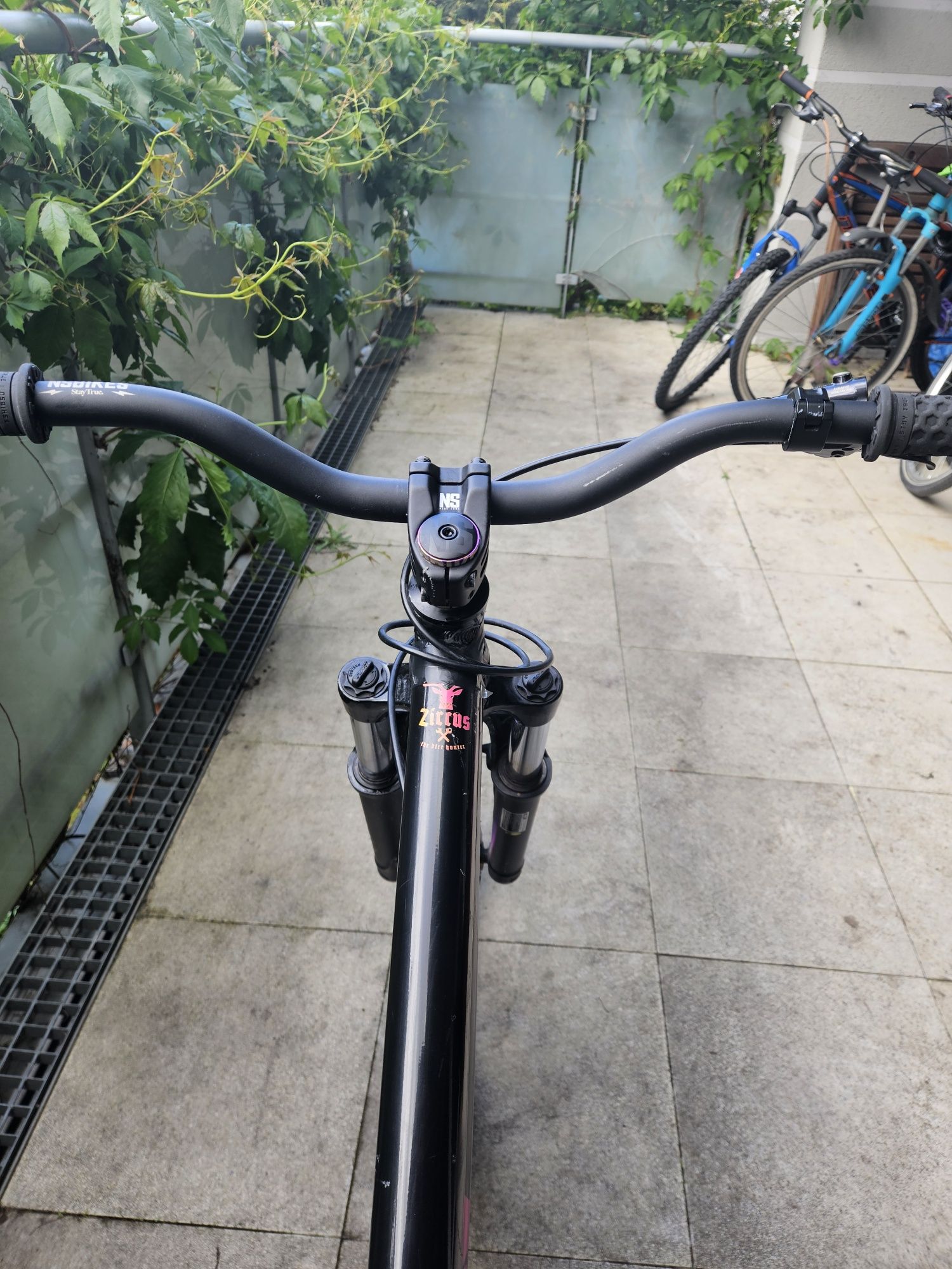 Rower ns bikes zircus 2022 !LEPSZE HAMULCE!