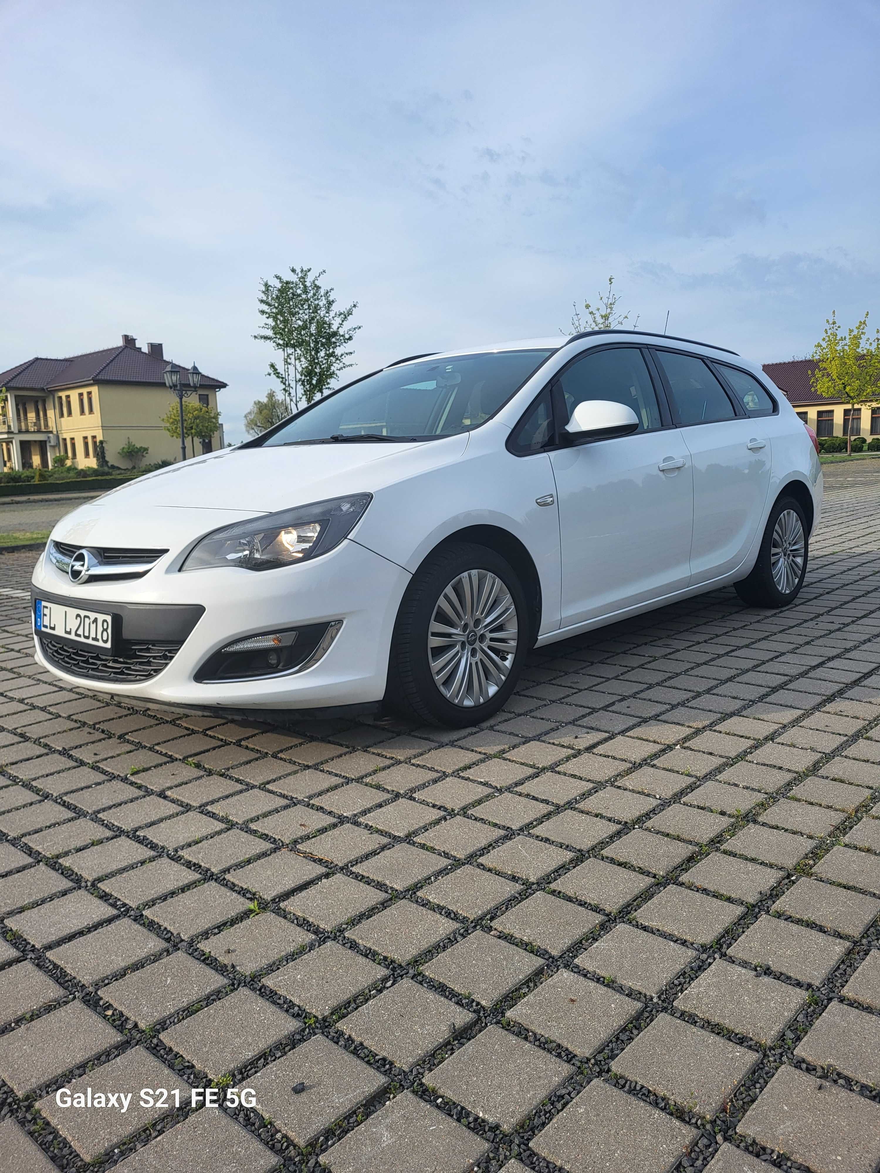 Opel Astra 1.4 Turbo instalacja gazowa 2013 rok