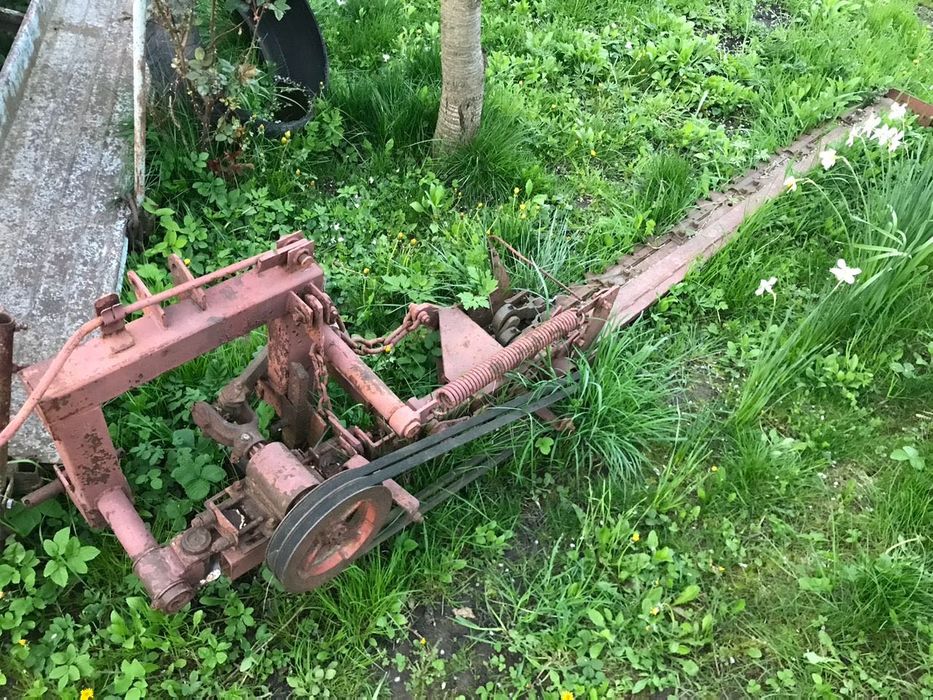 Трактор ЮМЗ (2005) ескаватор (плуги, культиватор, косарка та інше)