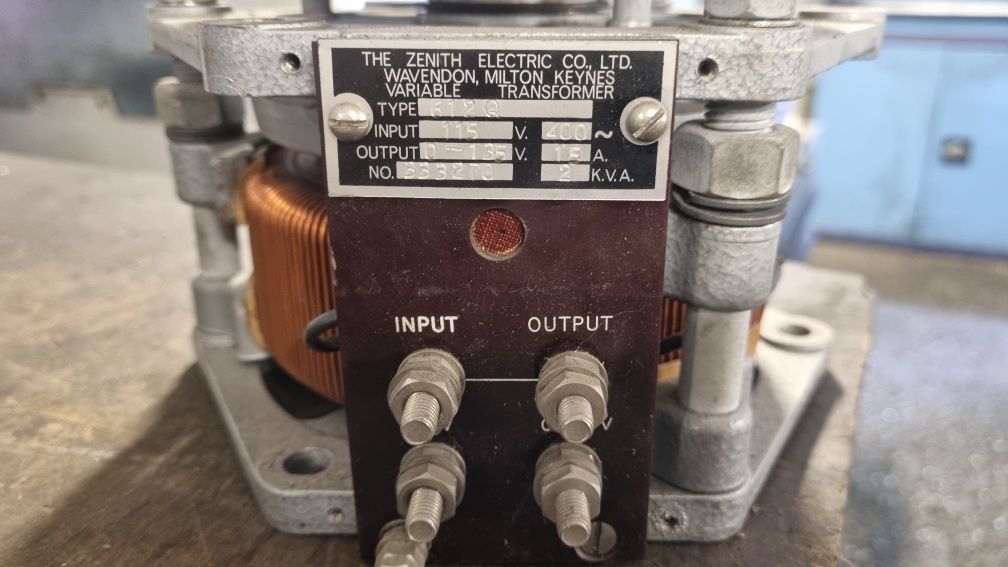 Transformator regulowany Zenith 115v 2kVA