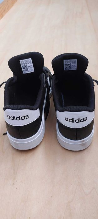 Tenis adidas - Novos