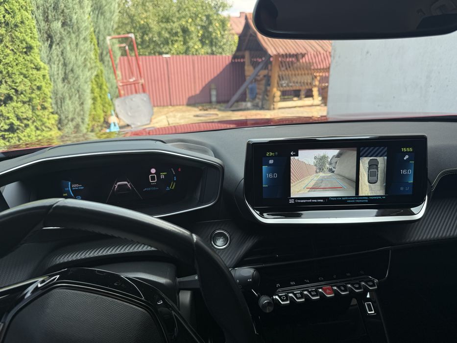 Peugeot E2008 Електро 300 км